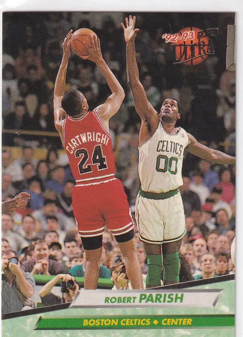 1992 FLEER #15 ROBERT PARISH- BOSTON CELTICS - Basketball Card Single