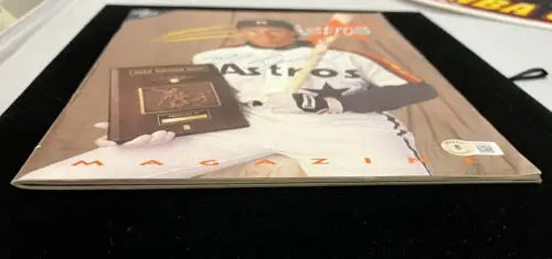 Astros magazine featuring Jeff Bagwell signed auto baseball cover, perfect for collectors