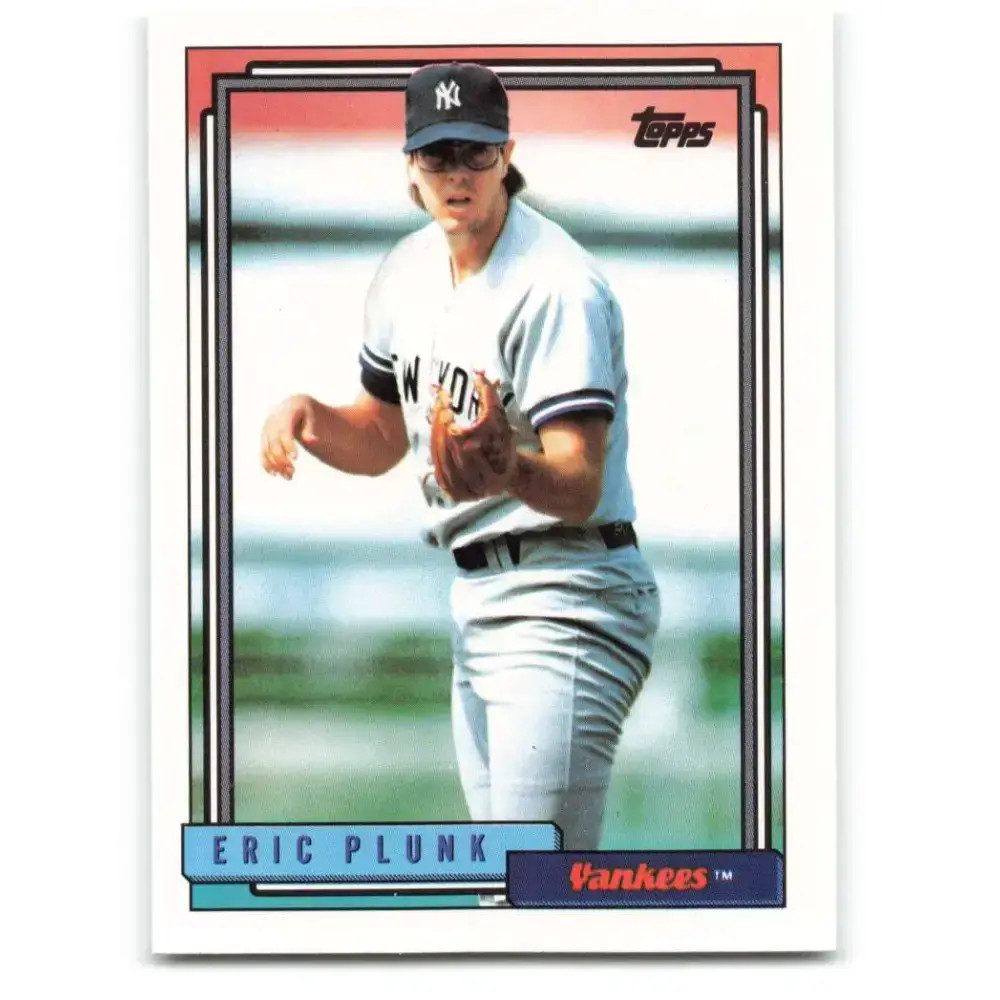 1992 Topps #672 Eric Plunk NM-MT New York Yankees Baseball Card - Baseball Card Single