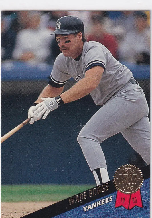 1993 LEAF #285 WADE BOGGS- NEW YORK YANKEES - Baseball Card Single