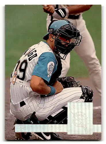 Baseball catcher in uniform from 1994 Donruss Special Edition Gold Benito Santiago NM-MT
