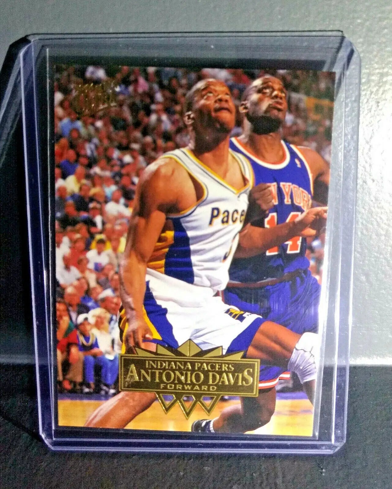 1995-96 Antonio Davis Fleer Ultra #72 Basketball Card - Basketball Card Single