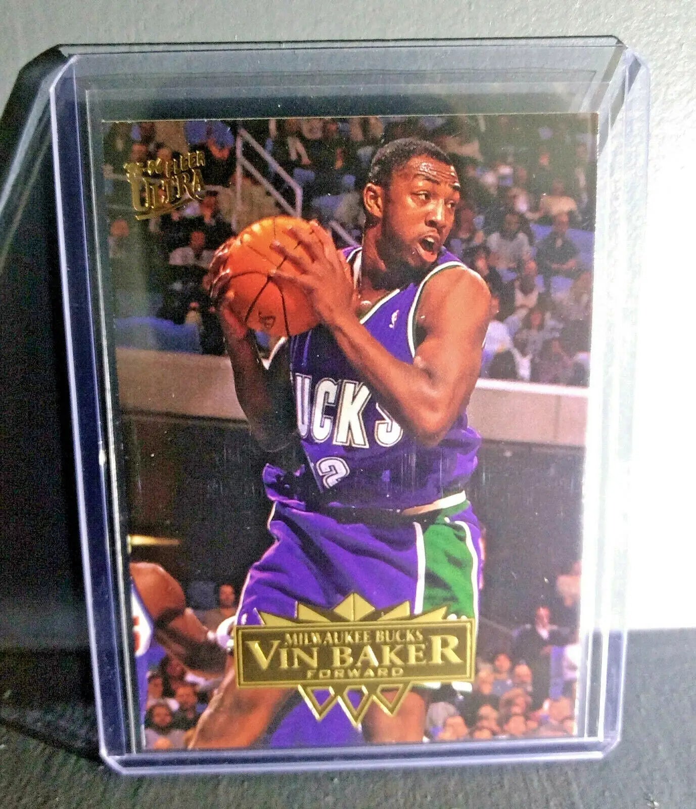 1995-96 Vin Baker Fleer Ultra #100 Basketball Card - Basketball Card Single