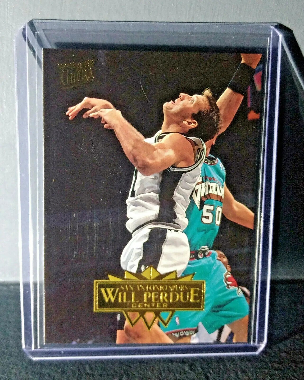1995-96 Will Perdue #240 Basketball Card - Basketball Card Single