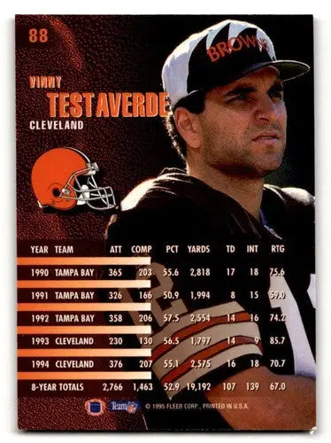 Vinny Testaverde Cleveland Browns football card with original gloss from 1995 Fleer