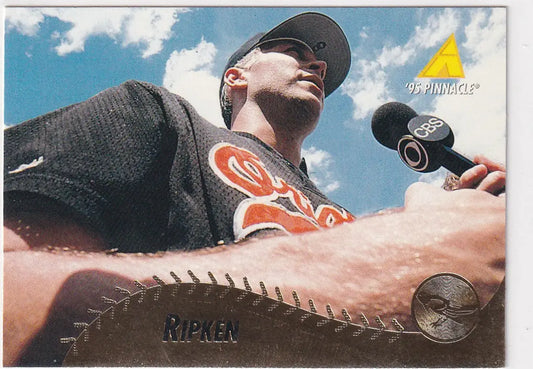 1995 PINNACLE #204 CAL RIPKEN JR- BALTIMORE ORIOLES - Baseball Card Single