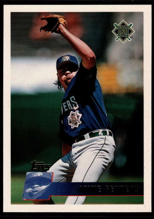 1996 Topps #142 Mike Fetters NM-MT Milwaukee Brewers Baseball Card - Baseball Card Single