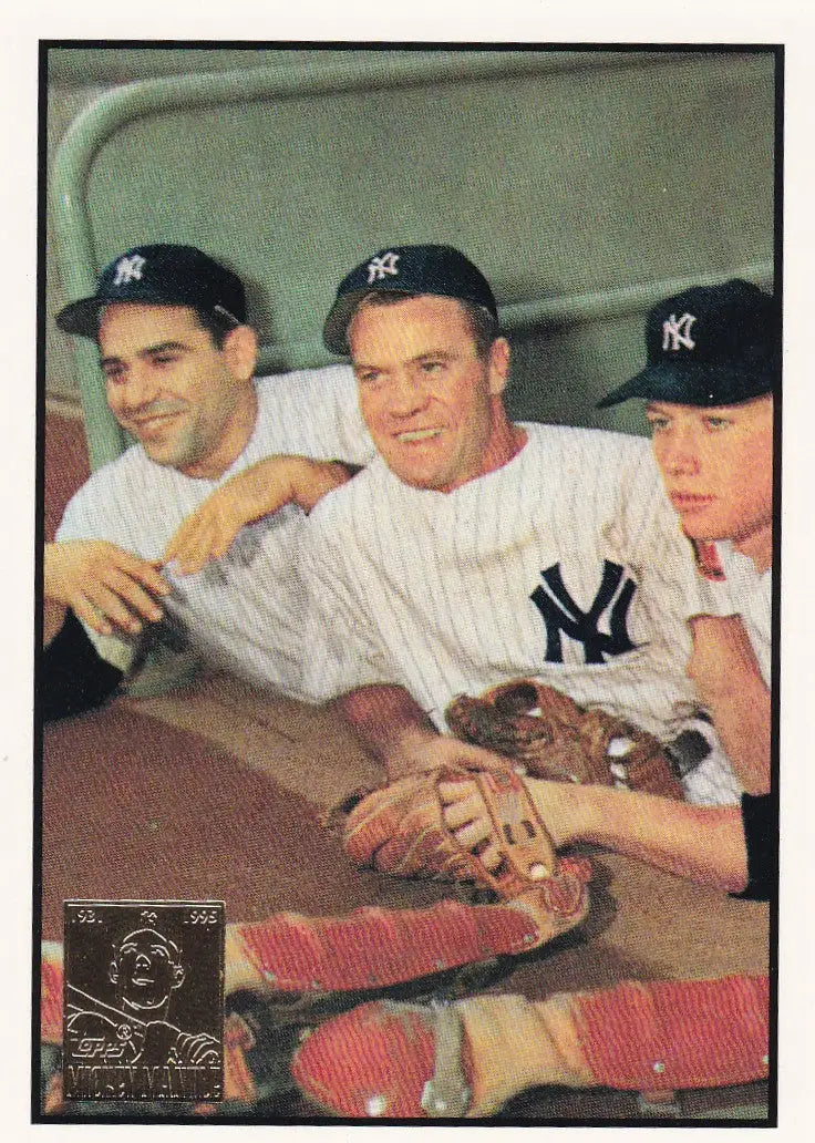 1996 TOPPS #44 MICKEY MANTLE HANK BAUER YOGI BERRA- NEW YORK YANKEES - Baseball Card Single