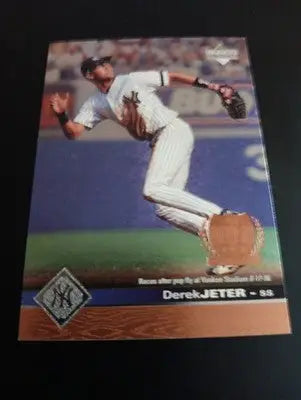1997 Upper Deck - Ken Griffey Jr’s Hot List Derek Jeter #421. NY Yankees. NRMT+