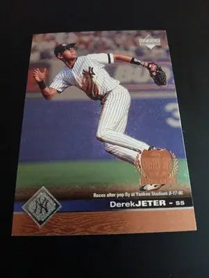 1997 Upper Deck - Ken Griffey Jr’s Hot List Derek Jeter #421. NY Yankees. NRMT+