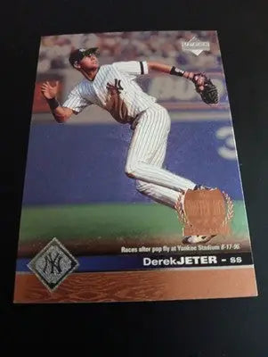 1997 Upper Deck - Ken Griffey Jr’s Hot List Derek Jeter #421. NY Yankees. NRMT+