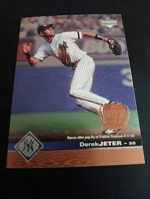 1997 Upper Deck - Ken Griffey Jr’s Hot List Derek Jeter #421. NY Yankees. NRMT+