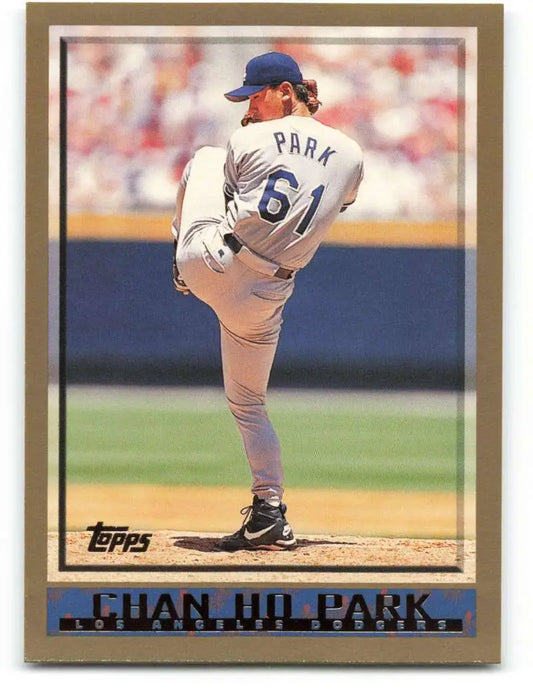 1998 Topps #17 Chan Ho Park NM-MT Los Angeles Dodgers Baseball Card - Baseball Card Single