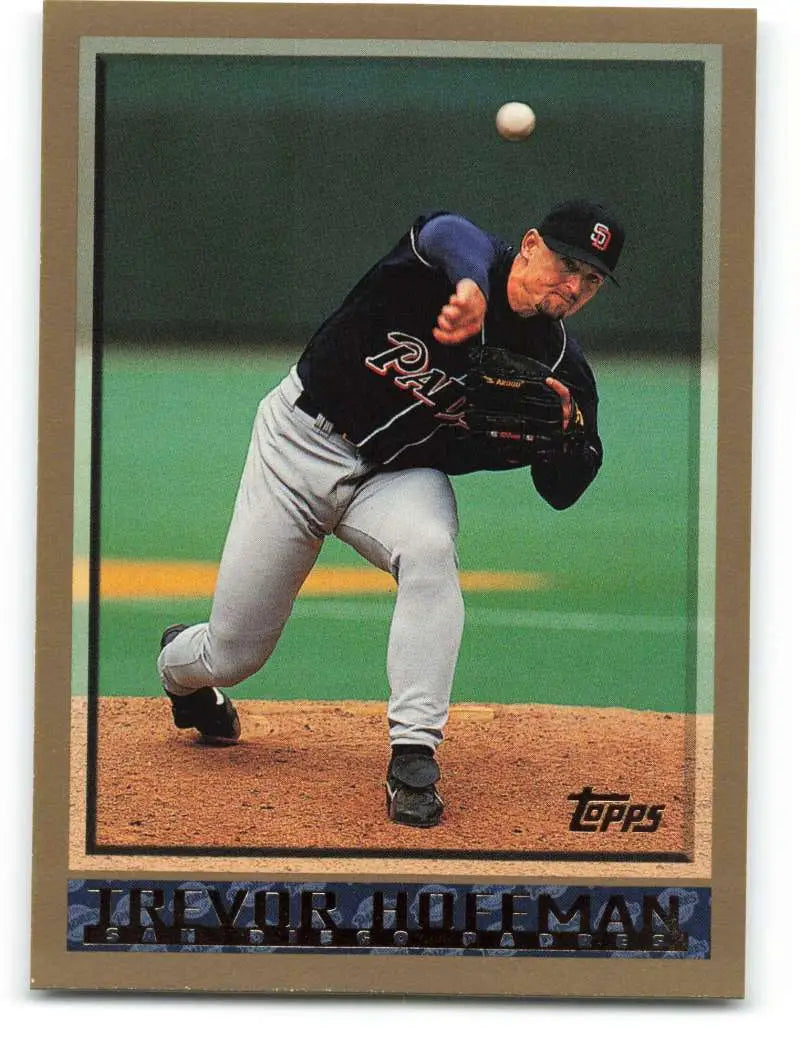 1998 Topps #57 Trevor Hoffman NM-MT San Diego Padres Baseball Card - Baseball Card Single