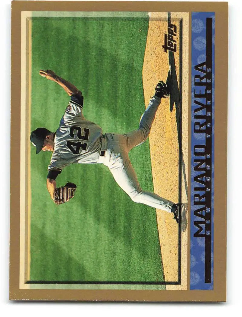 1998 Topps #8 Mariano Rivera NM-MT New York Yankees Baseball Card - Baseball Card Single