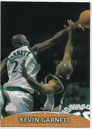 1999-00 Topps Stadium Club Kevin Garnett basketball card with original gloss from Timberwolves