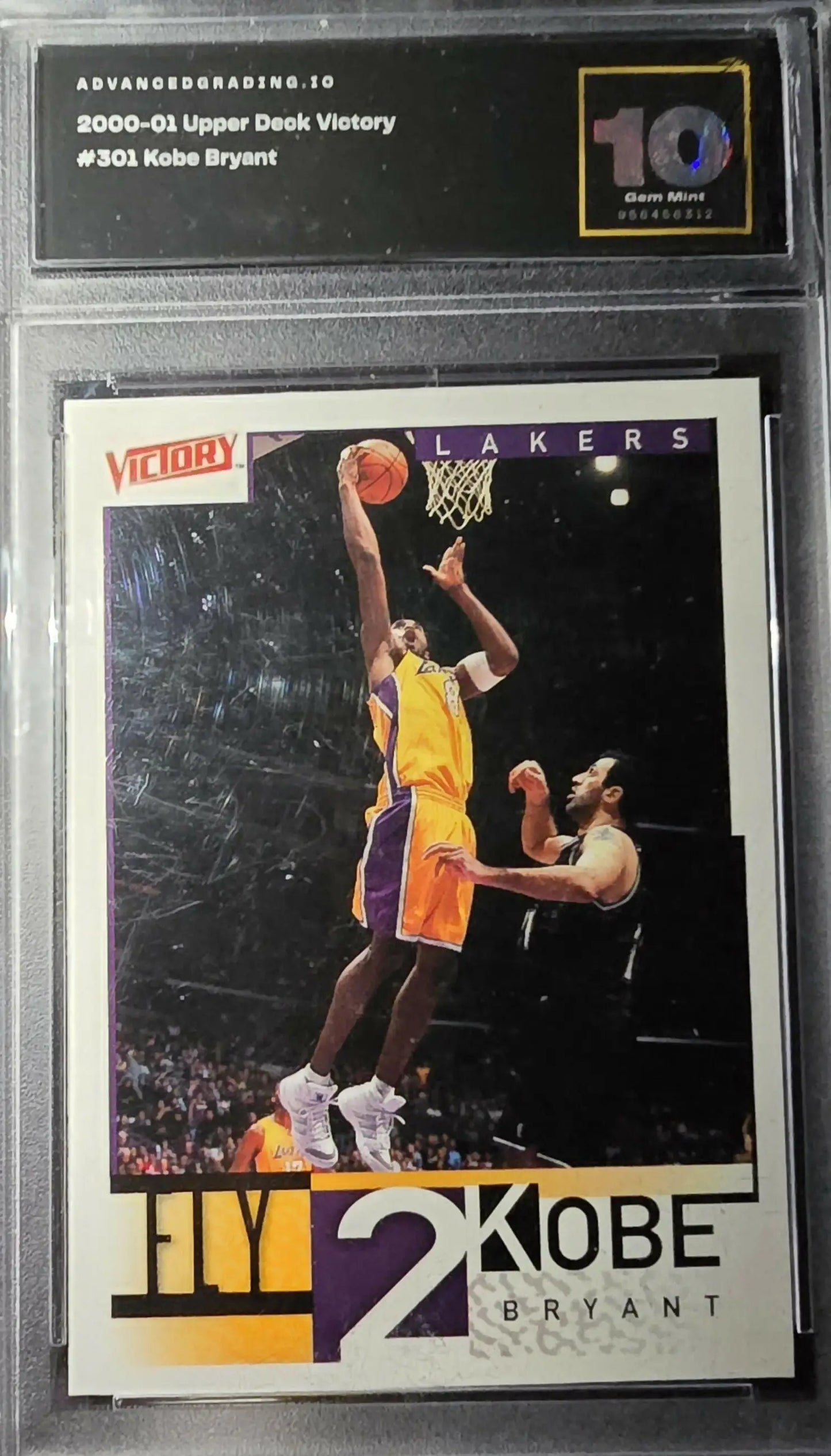 2000-01 UPPER DECK VICTORY KOBE BRYANT GRADED GM-MT 10 - Basketball Card Single