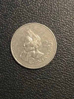 2000 Guatemala 25 Centavos Coin - Nickel-Brass - Coins & Currency