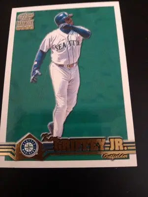 2000 Pacific Paramount - Ken Griffey Jr #220. Seattle Mariners. NRMT+ - Baseball Card Single