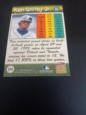 2000 Pacific Paramount - Ken Griffey Jr #220. Seattle Mariners. NRMT+ - Baseball Card Single