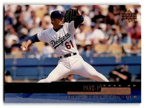 Baseball card of Chan Ho Park Los Angeles Dodgers pitcher from 2000 Upper Deck series