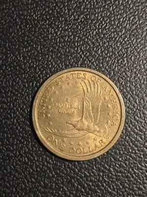 2000 USA Sacagawea 1 Dollar Copper-Nickel Coin - Very Good Condition Not Graded - Coins & Currency