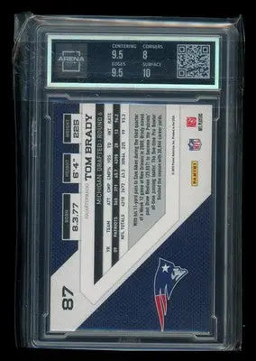 2010 Panini Threads Tom Brady #87 Football Arena Club 8.5 - Football Card Single