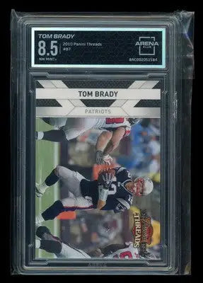 2010 Panini Threads Tom Brady #87 Football Arena Club 8.5 - Football Card Single