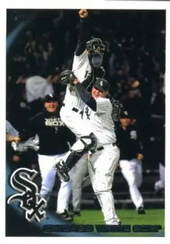 Baseball card of Chicago White Sox players celebrating on the field, 2010 Topps #556