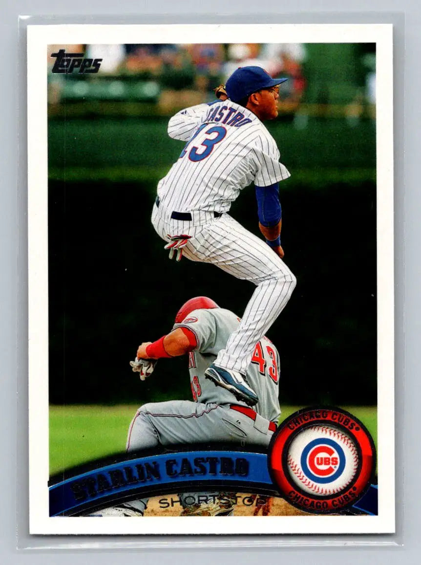 Baseball card of Starlin Castro from 2011 Topps #247a Sparkle Chicago Cubs