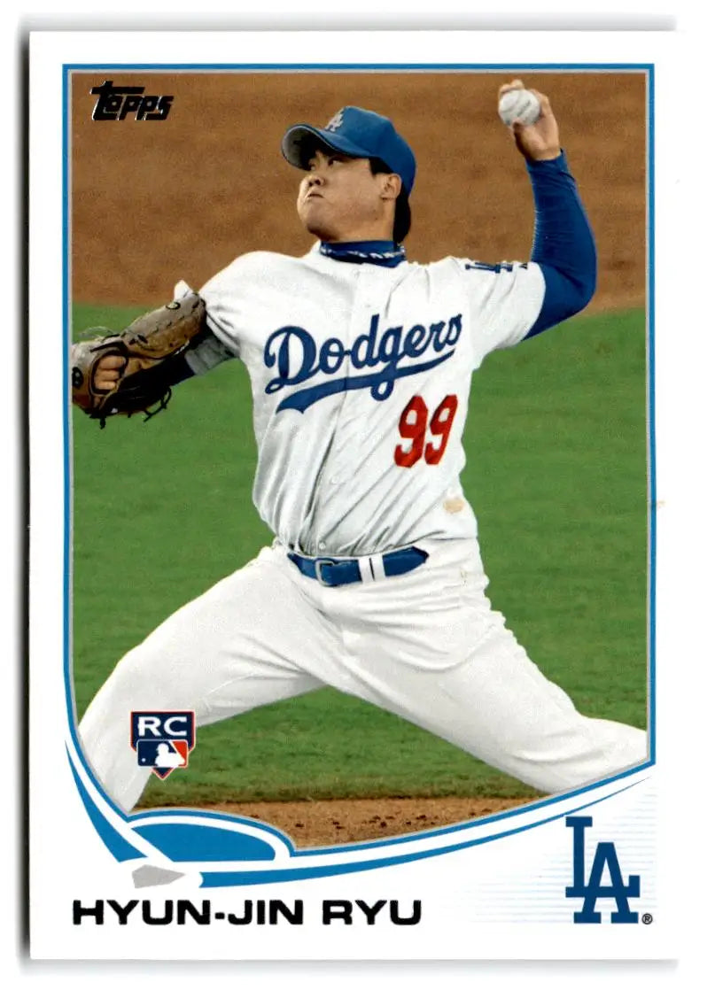 2013 Topps #661a Hyun-Jin Ryu Pitching white jersey - Baseball Card Single