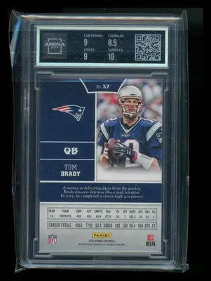 2016 Panini Football Tom Brady #57 Football Arena Club 9 - Football Card Single