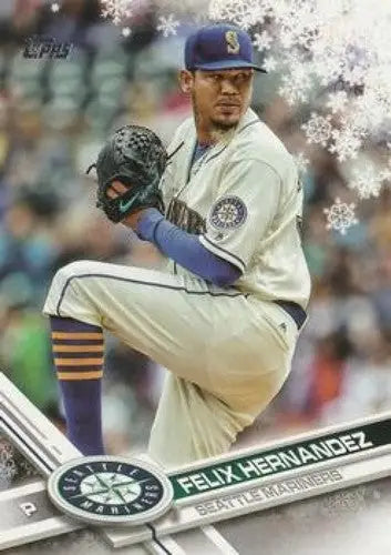 2017 Topps Holiday HMW65 Felix Hernandez Mariners baseball card front view