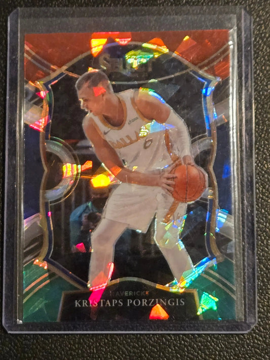 2020-21 Panini Select #43 Kristaps Porzingis Red White Green Cracked Ice - Basketball Card Single