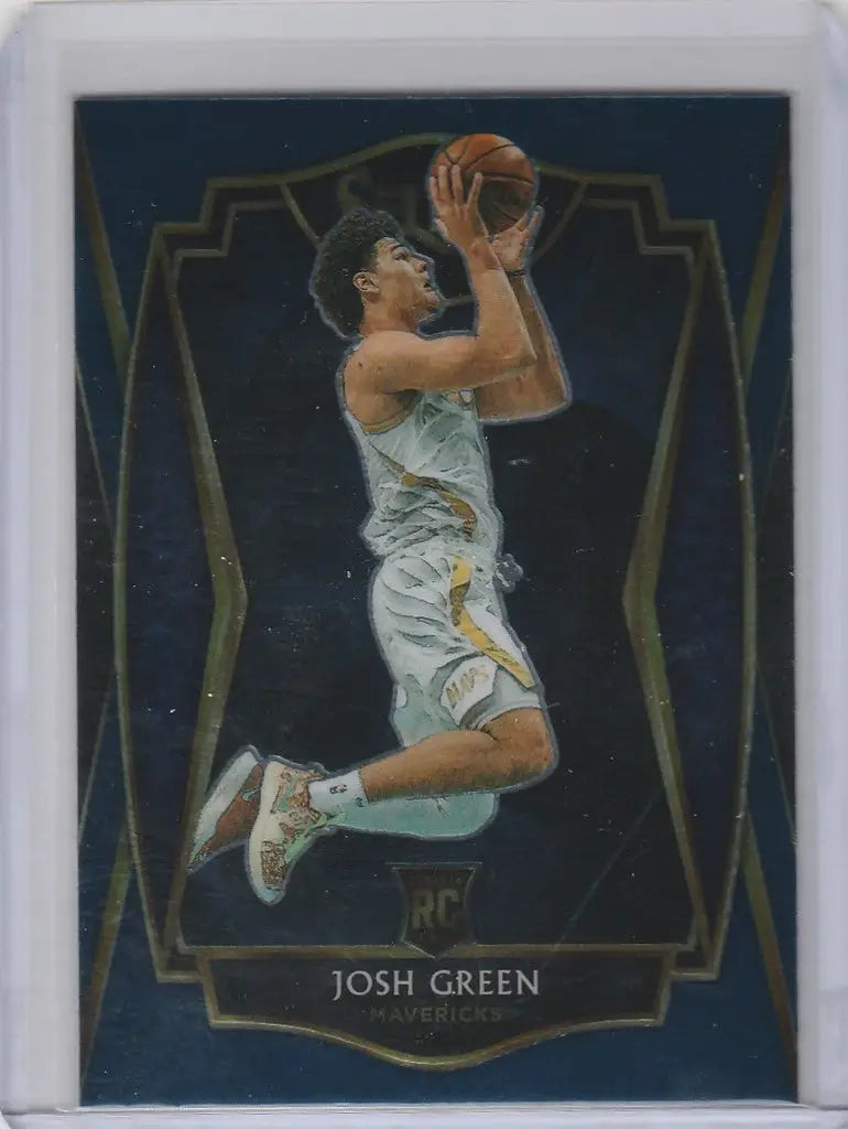 Basketball trading card of Josh Green mid-jump shooting for Dallas Mavericks Panini Select Blue