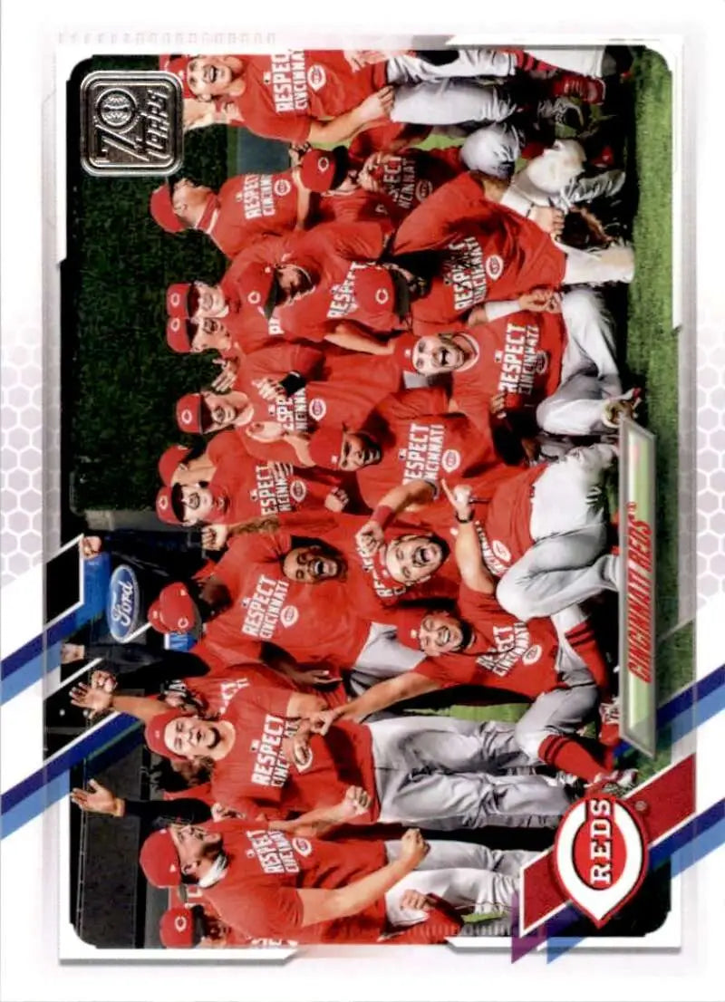 2021 Topps #587 Cincinnati Reds NM-MT Baseball Card - Baseball Card Single