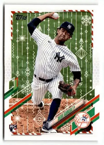 2021 Topps Holiday HW77 Deivi Garcia baseball card, NrMt-Mt condition, ID 50338