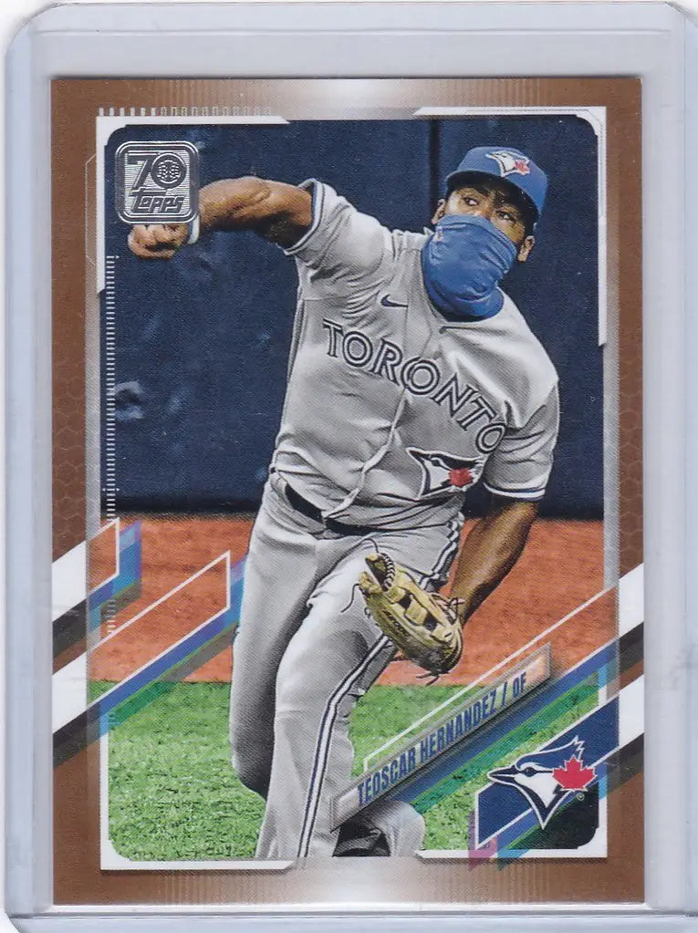 Baseball card of Teoscar Hernandez throwing for the Toronto Blue Jays, Topps Series design