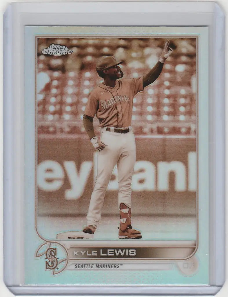 Kyle Lewis in Seattle Mariners uniform on 2022 Topps Chrome Sepia baseball card