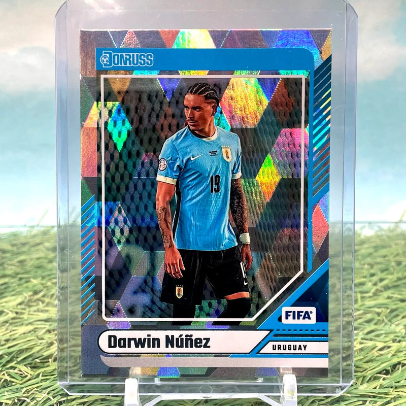 Darwin Núñez trading card from 2024-25 Donruss Cubic #32 Uruguay collectible set