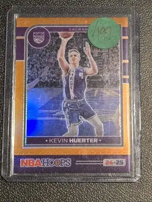 2024-25 Hoops #225 Kevin Huerter Premium Prizms Orange #/199 - Basketball Card Single
