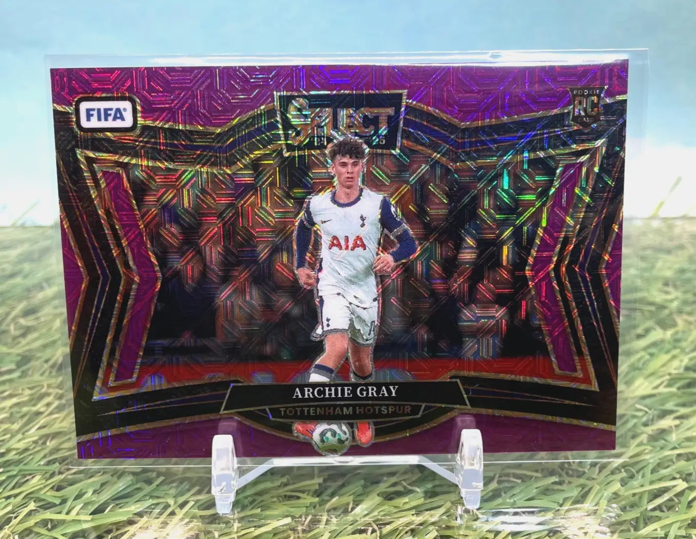 2024-25 Panini Select FIFA Field Level #230 Archie Gray Purple Mojo Prizm (RC) - Soccer Card Single