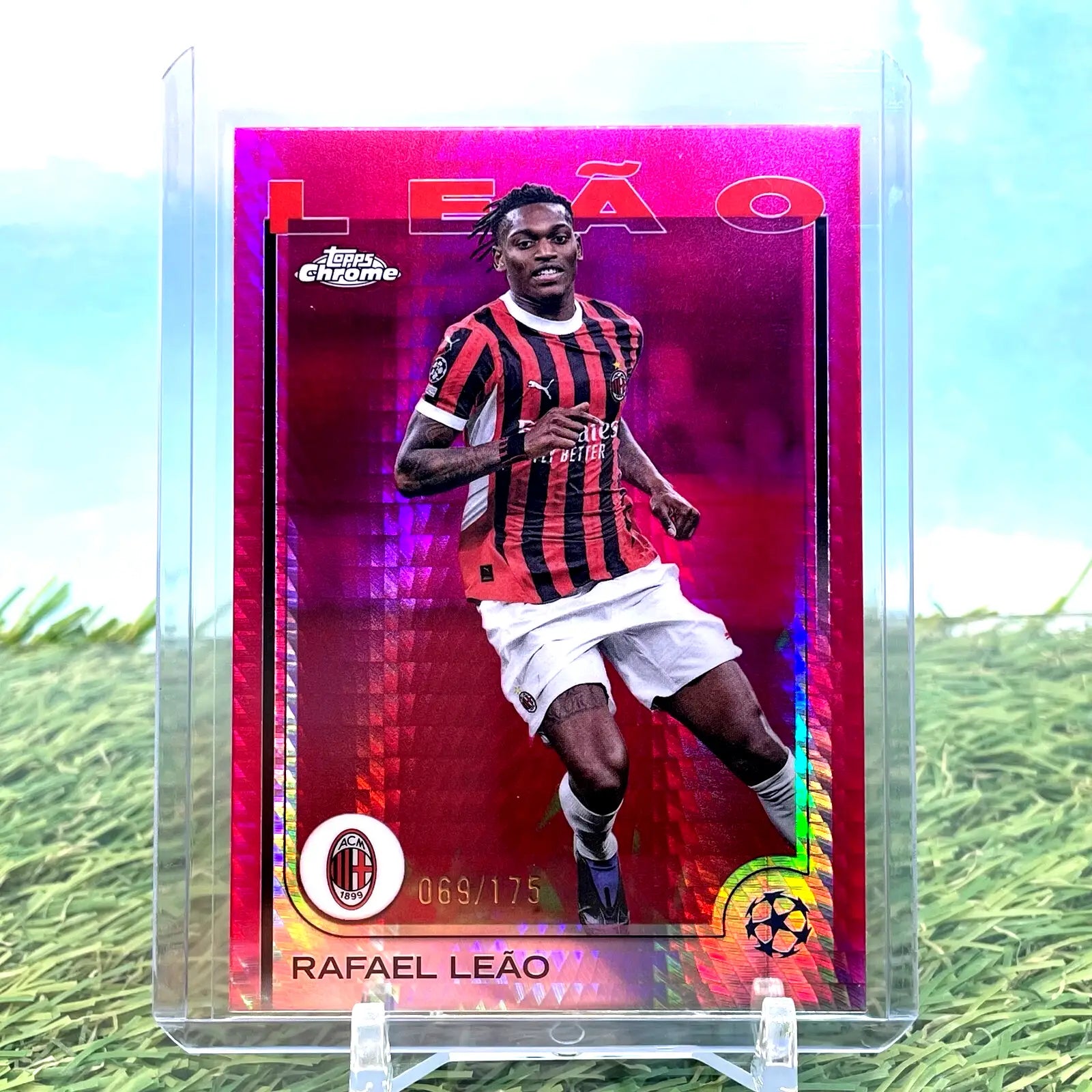 2024-25 Topps Chrome UEFA CC #11 Rafael Leao Neon Pink Prism /175 AC Milan - Soccer Card Single