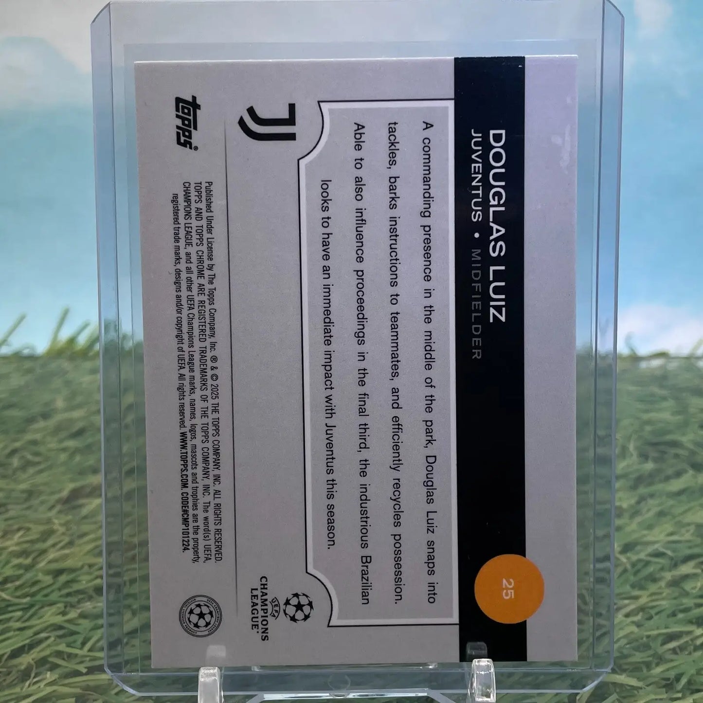 Douglas Luiz 2024 Topps Chrome UEFA Pink Prism Refractor trading card Juventus