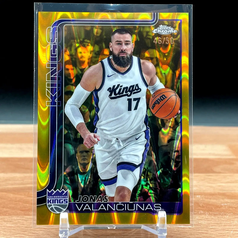 2025-26 Topps Chrome Jonas Valanciunas #206 Gold Wave Refractor /50 CG15 - Basketball Card Single