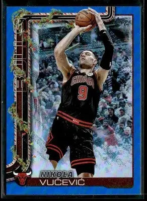 2025-26 Topps Holiday Nikola Vucevic #H29 Blue Metallic Glitter Holiday Bulls - Basketball Card Single