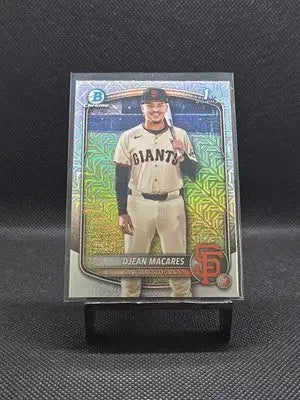 2025 Bowman Chrome Djean Macares 1st Prospect BCP-237 Mojo Refractor SF Giants - Baseball Card Single