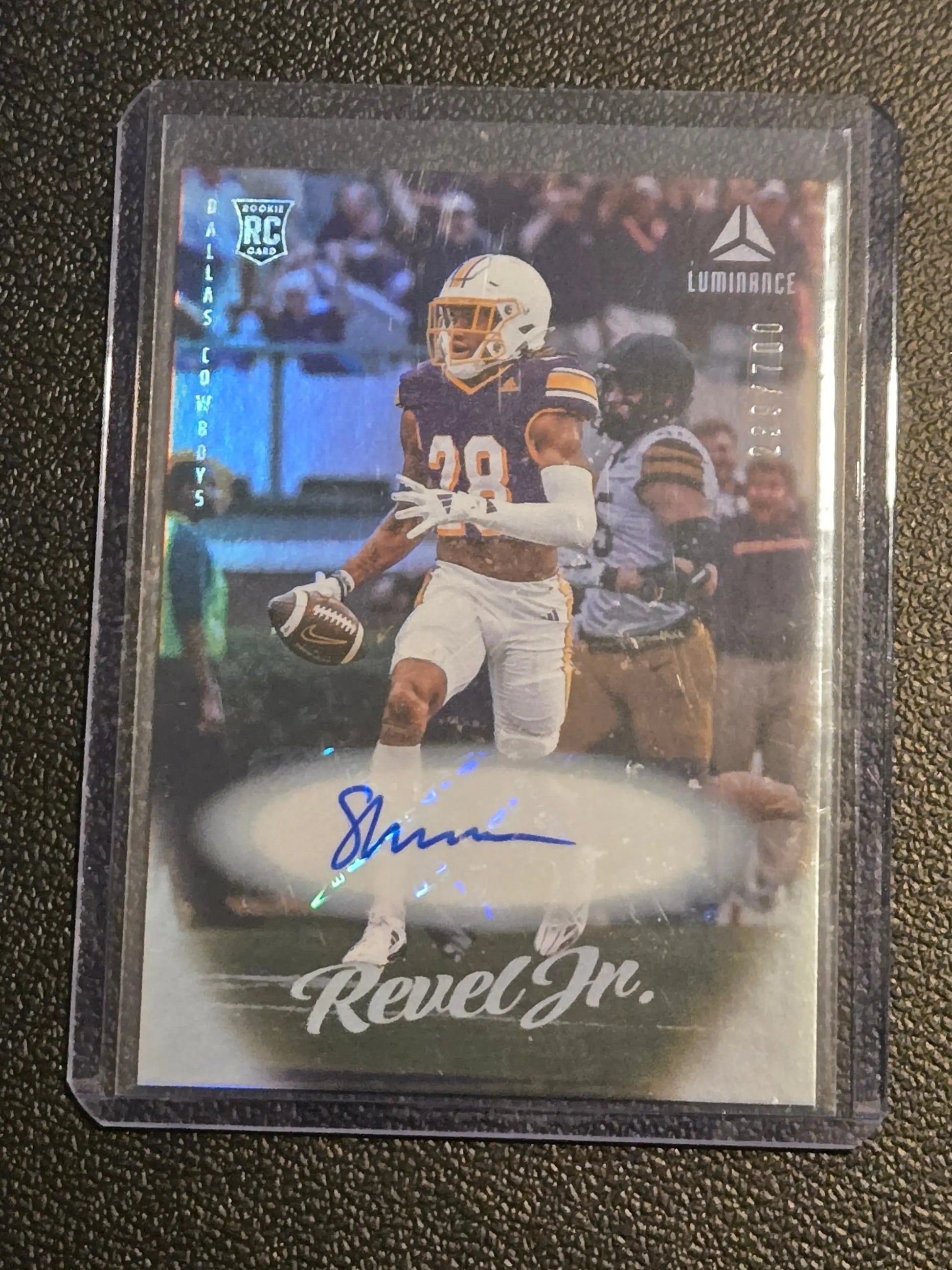 2025 Panini Luminance #161 Shavon Revel Jr. Base Luminance Auto #/700 - Football Card Single