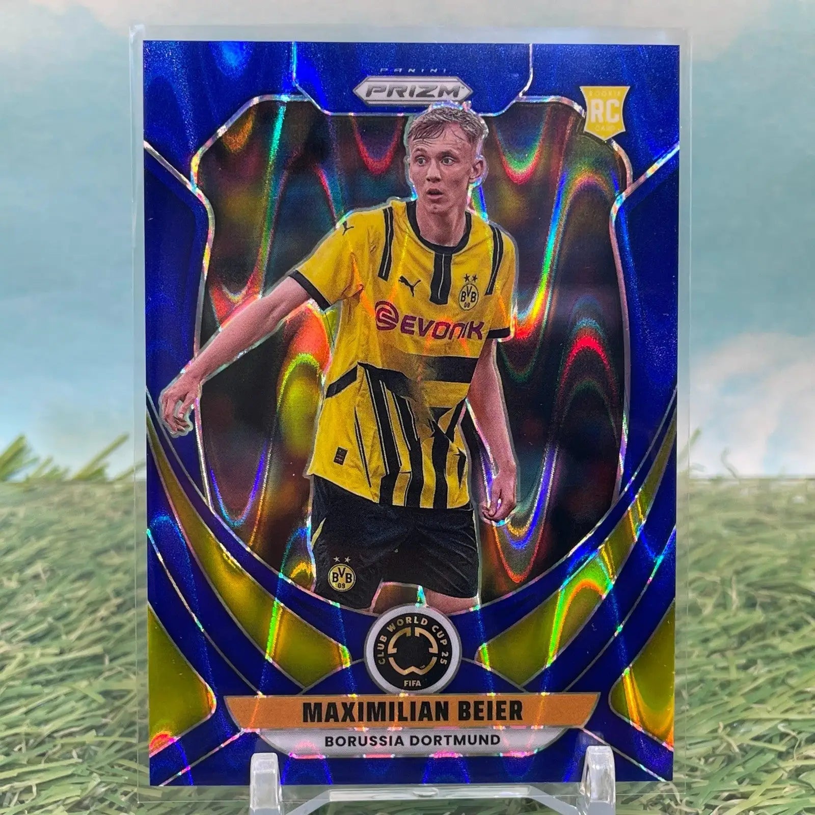 2025 Prizm FIFA Club World Cup Maximilian Beier Blue Seismic RC /275 - Soccer Card Single