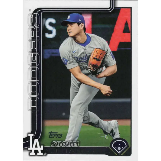 2025 Topps #400 Shohei Ohtani NM-MT Los Angeles Dodgers Baseball Card - Baseball Card Single